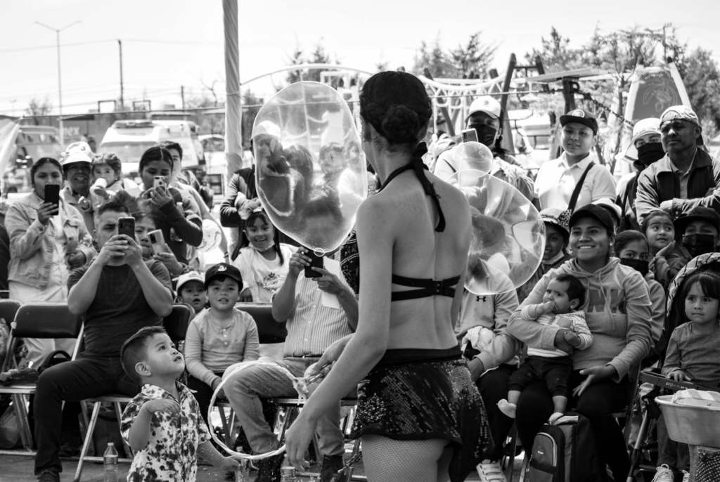 An engaging scene of contestants interacting with the audience at a food contest Las Vegas. — Burger Competitions Las Vegas