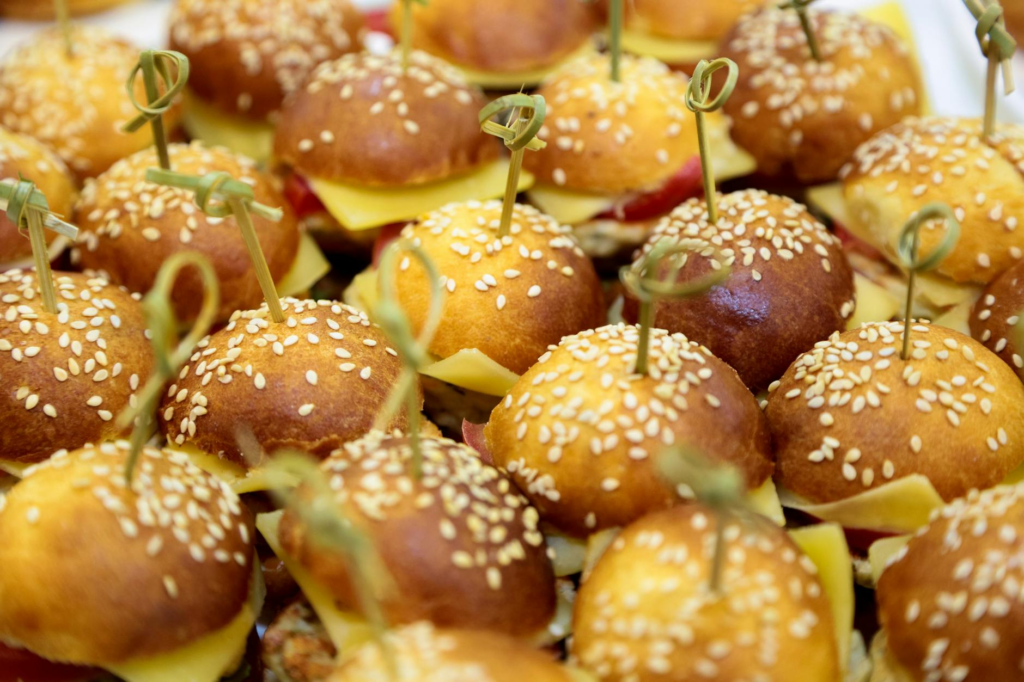 cheeseburger slider challenges Las Vegas