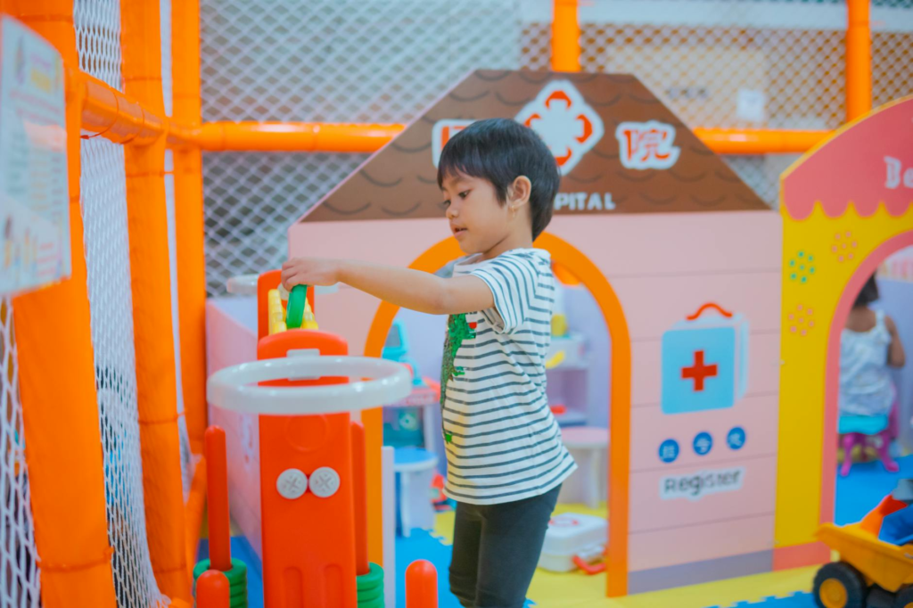 Children playing in a designated play area at a kid-friendly restaurant. — family-friendly burgers Las Vegas