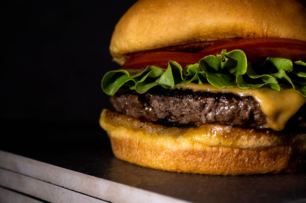 A mouthwatering cheeseburger with melted cheese and fresh toppings from a popular Las Vegas restaurant. — best cheesebur…