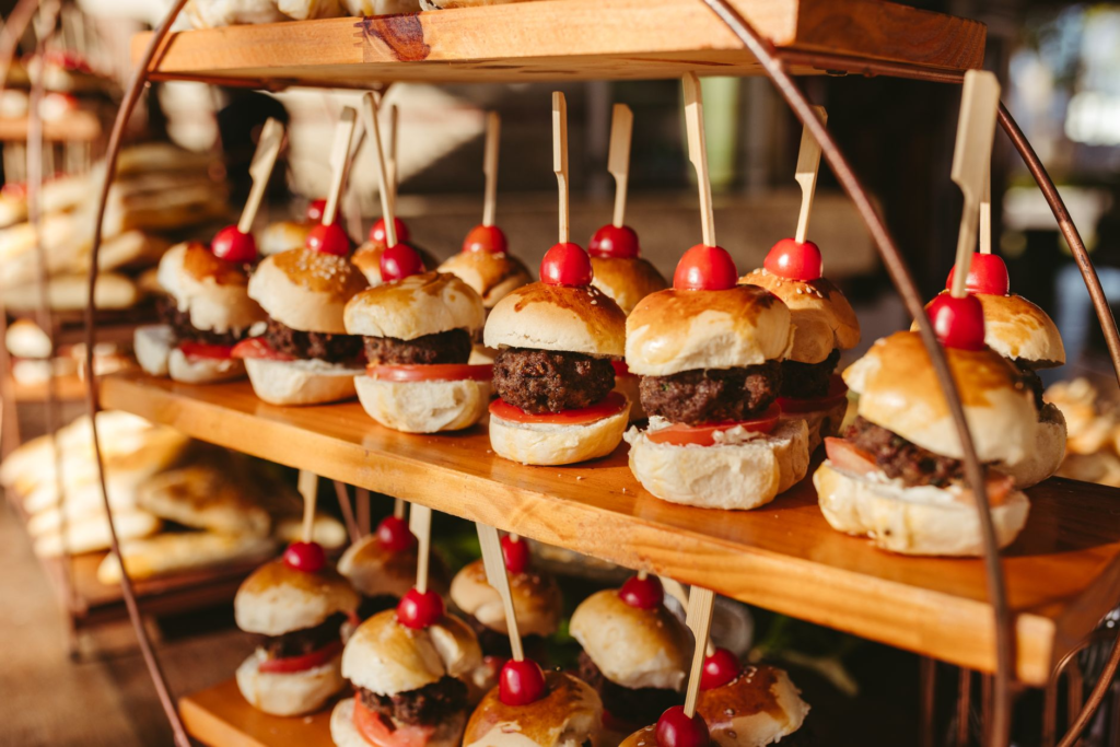 An infographic displaying burger ranking criteria with icons for taste, freshness, and presentation. — best burger ranki…