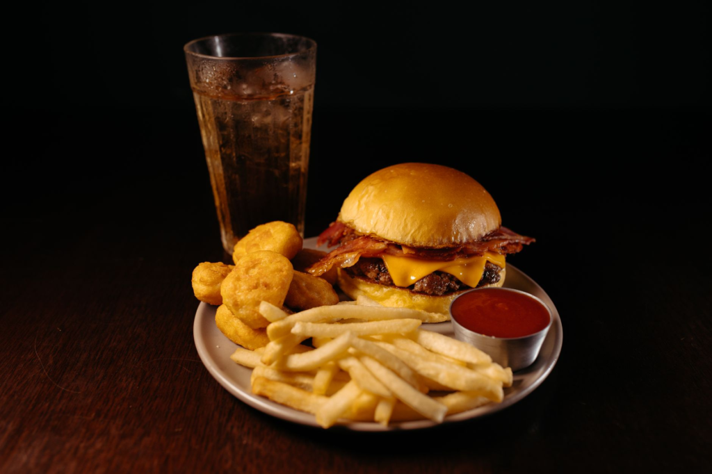 The vibrant dining atmosphere of a popular burger restaurant on the Strip. — burger joints Las Vegas Strip
