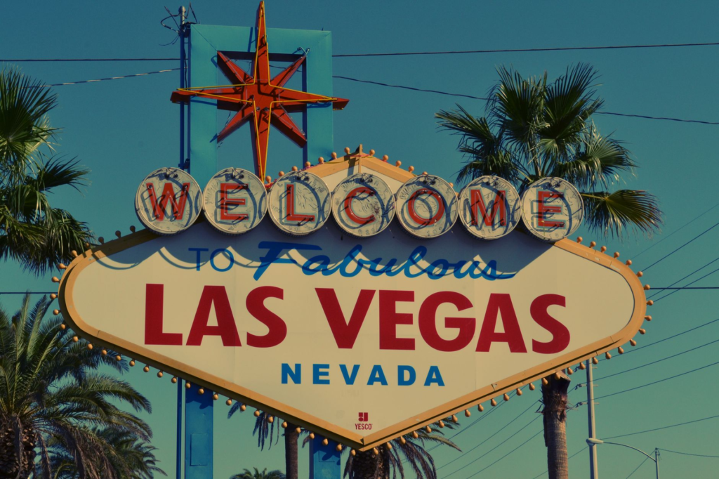 Image of a classic cheeseburger from a popular Las Vegas chain — burger chains Las Vegas